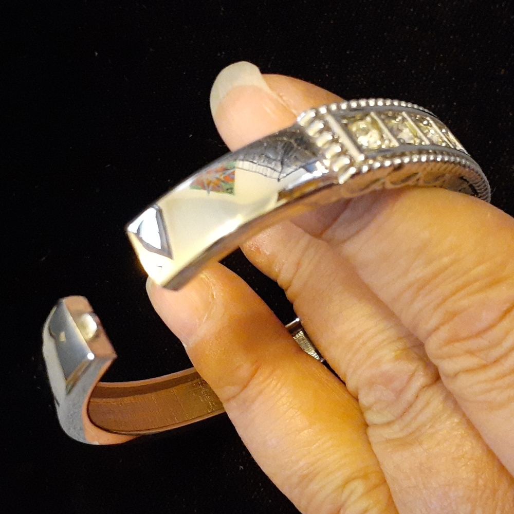 Clear cz bangle - Picture 3 of 7